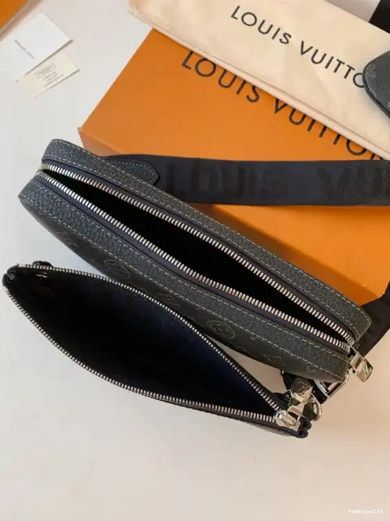 VUITTON LOUIS TRIO MESSENGER 0323
